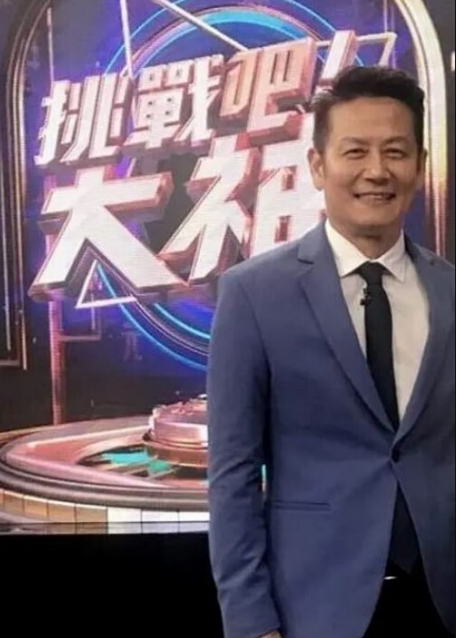 【宾馆盗摄】情侣们开房打炮被摄像头偷拍，荷尔蒙爆棚尽享性爱高潮 - 38GIRL