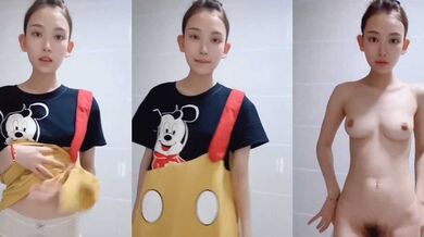 山东烟台高颜值女幼师 浴室激情裸聊自慰 揉奶晃奶诱惑至极 掰逼扣穴淫水流淌！